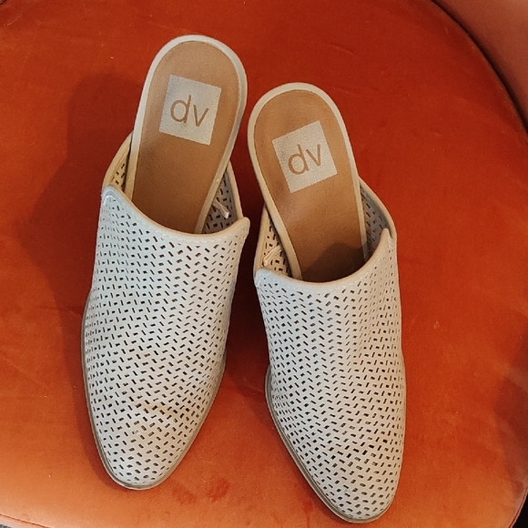 DV by Dolce Vita Cream Perforated Mules - Picture 4 of 5